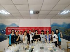 滨河花园社区“月满滨河