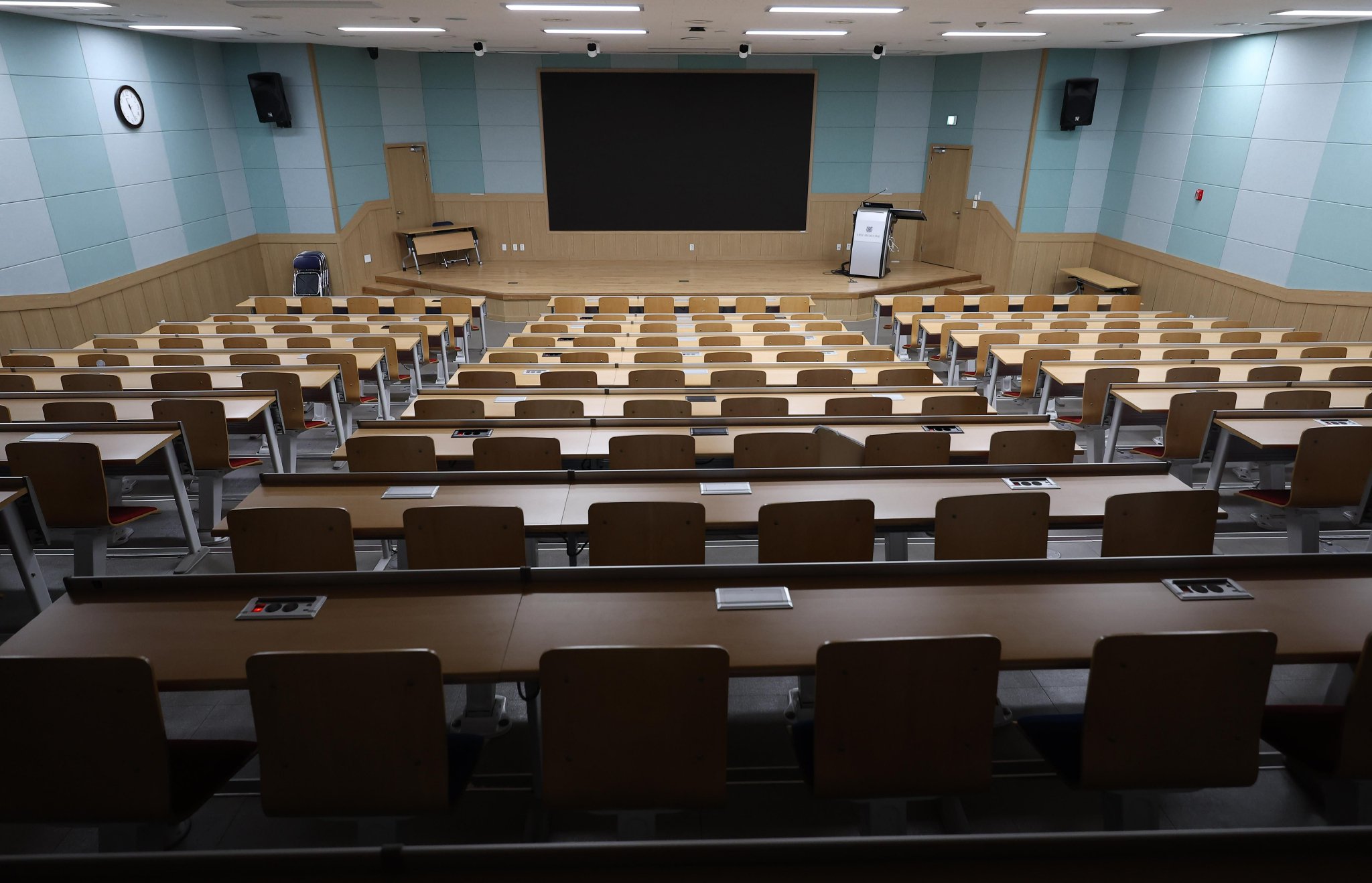 韩国医学生复课在即 医学