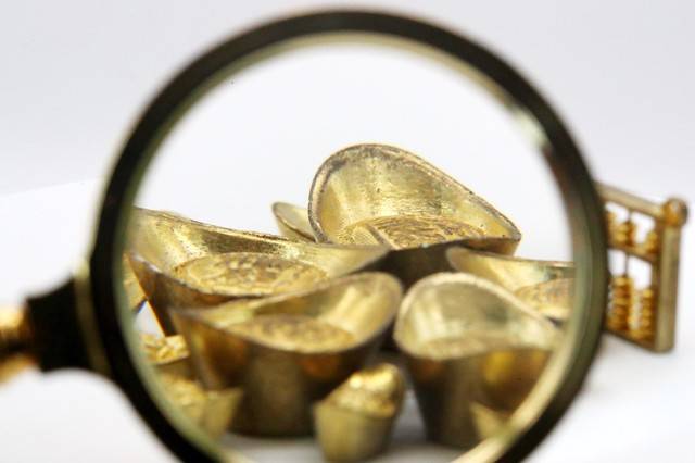 如何分析黄金和股票的差