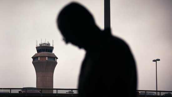 纽瓦克空中交通管制员在