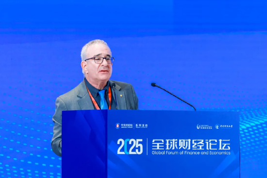 诺奖得主：仅以学生成绩