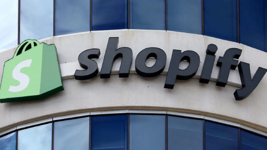 Shopify股价飙升20%，因业绩